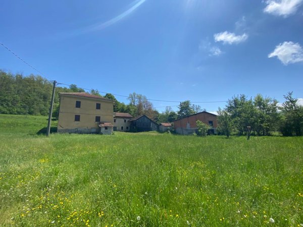 casa indipendente in vendita a Giusvalla