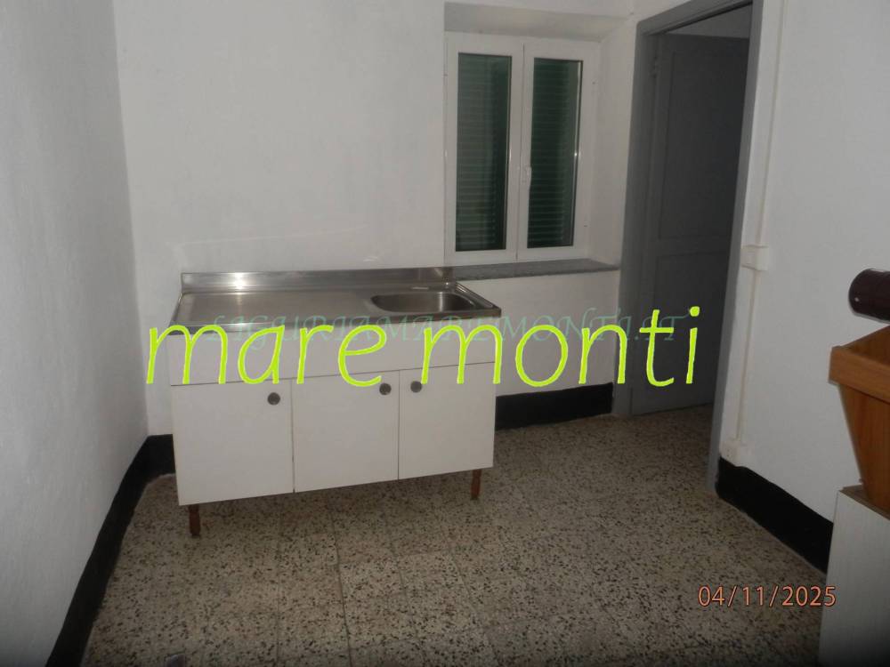 casa indipendente in vendita a Giusvalla