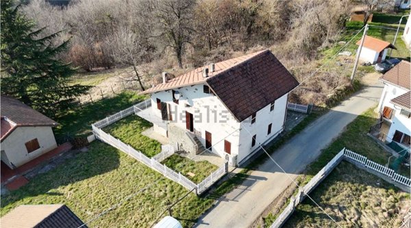 casa indipendente in vendita a Giusvalla