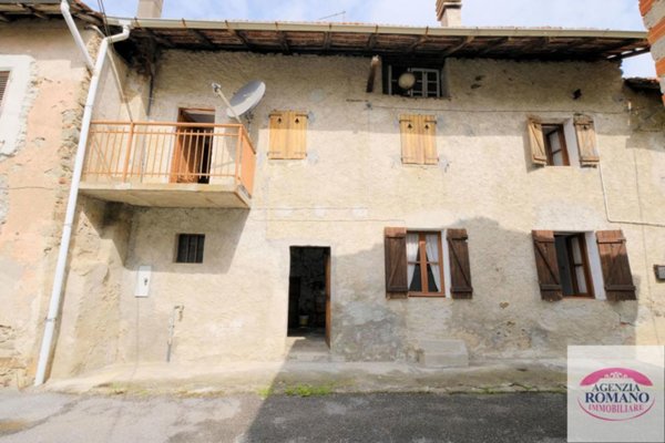 casa indipendente in vendita a Giusvalla