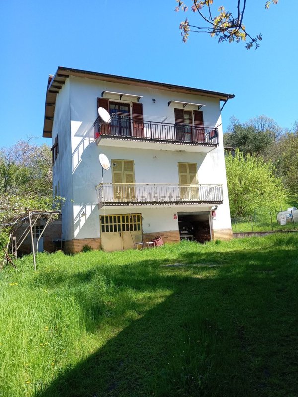 casa indipendente in vendita a Giusvalla