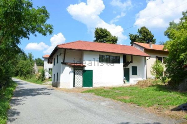 casa indipendente in vendita a Giusvalla