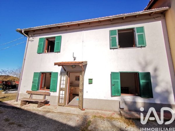 casa indipendente in vendita a Giusvalla