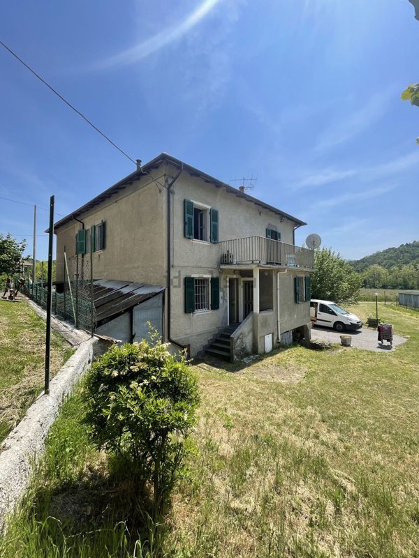 casa indipendente in vendita a Giusvalla