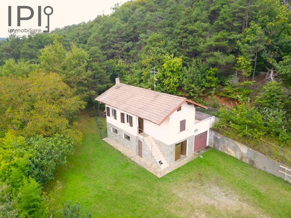 casa indipendente in vendita a Giusvalla