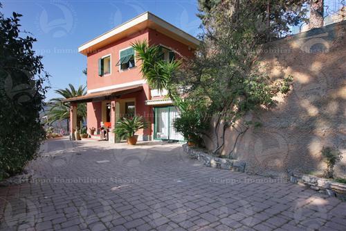 casa indipendente in vendita a Laigueglia