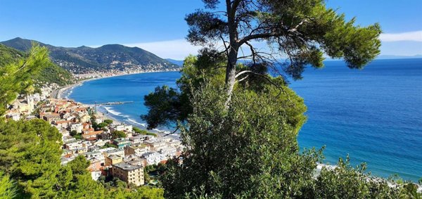 casa indipendente in vendita a Laigueglia