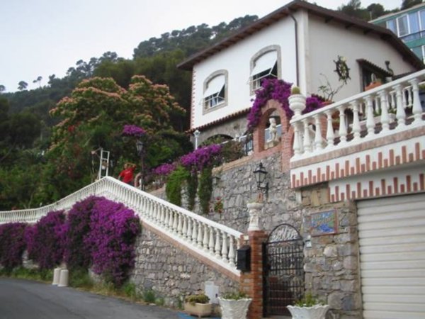 casa indipendente in vendita a Laigueglia
