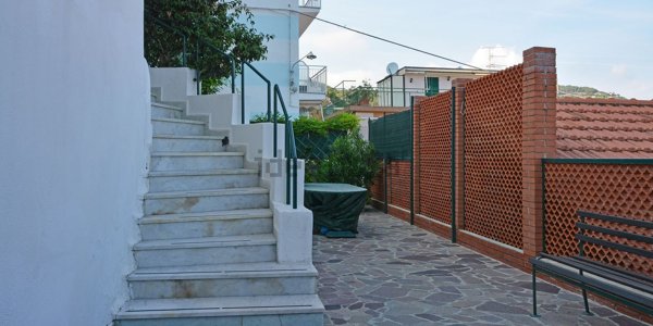 casa indipendente in vendita a Laigueglia