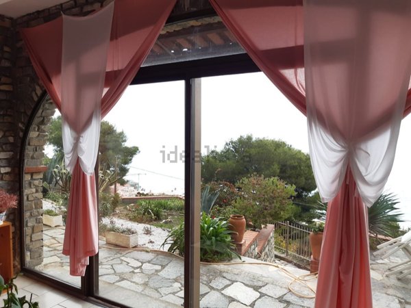 casa indipendente in vendita a Laigueglia