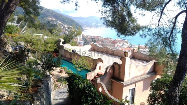 casa indipendente in vendita a Laigueglia