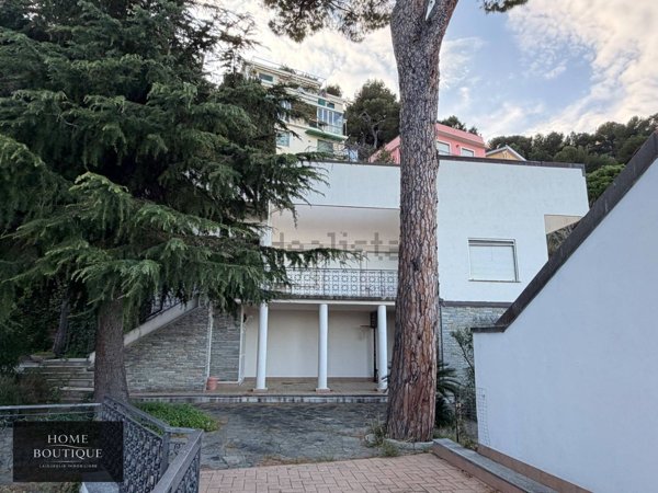 casa indipendente in vendita a Laigueglia