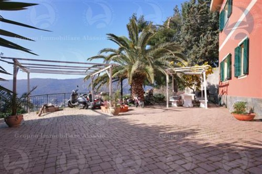 casa indipendente in vendita a Laigueglia