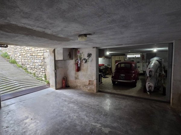 locale di sgombero in vendita a Laigueglia