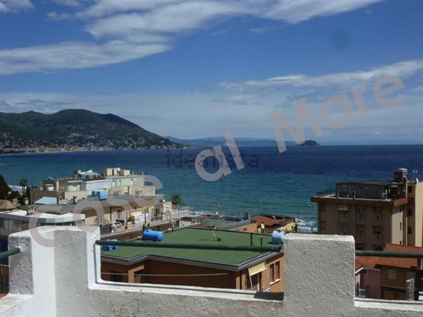 casa indipendente in vendita a Laigueglia