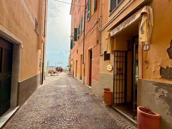negozio in vendita a Laigueglia