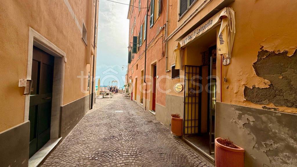 negozio in vendita a Laigueglia