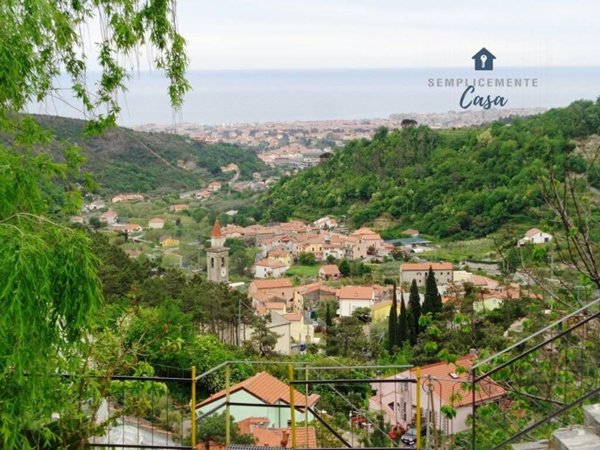 casa indipendente in vendita a Loano