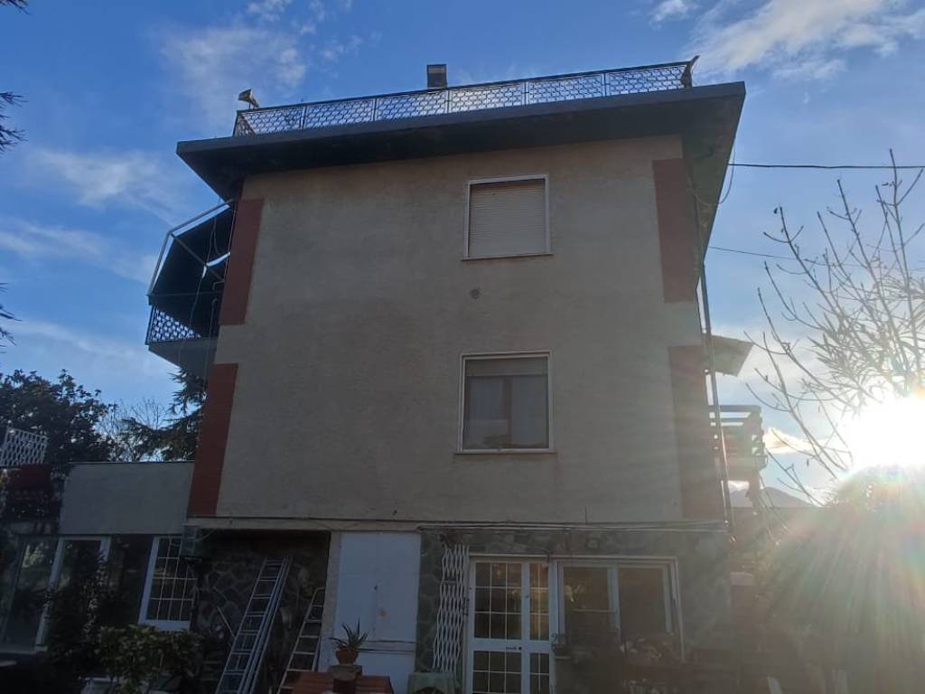 casa indipendente in vendita a Loano