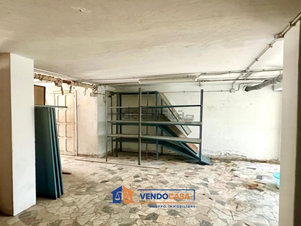 locale di sgombero in vendita a Loano
