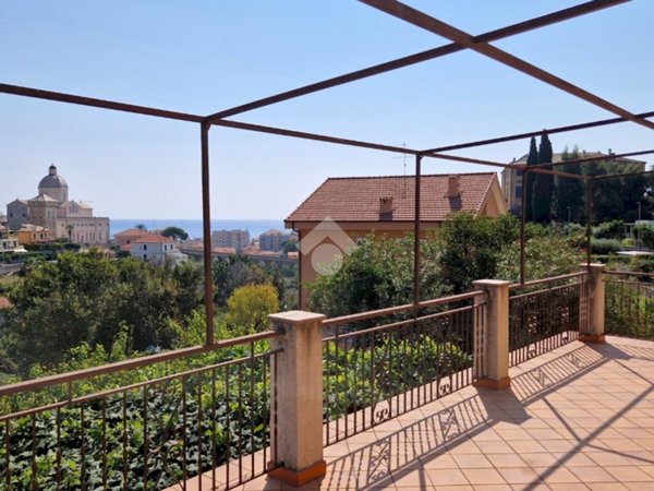 casa indipendente in vendita a Loano
