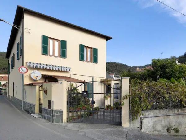 casa indipendente in vendita a Loano in zona Verzi