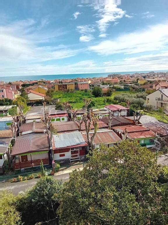 casa indipendente in vendita a Loano