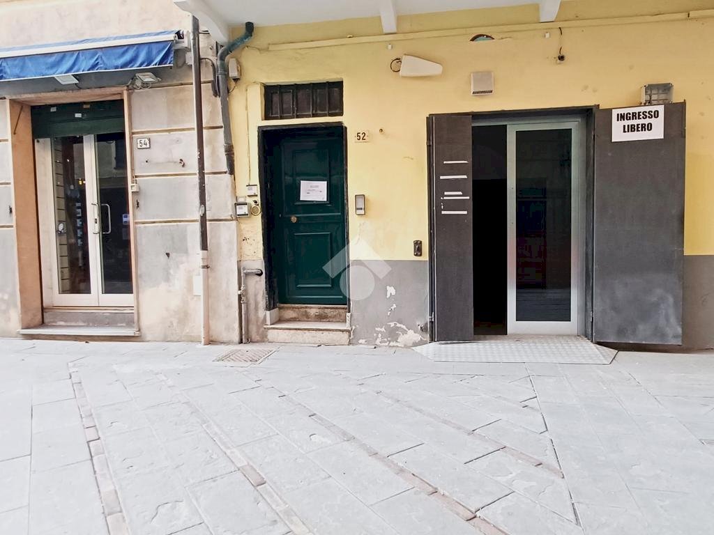 negozio in vendita a Loano