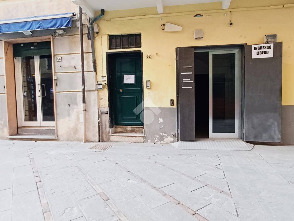 negozio in vendita a Loano