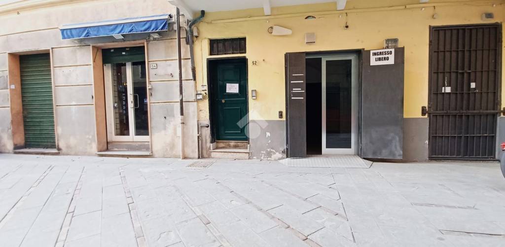 negozio in vendita a Loano