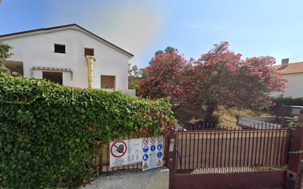 casa indipendente in vendita a Loano