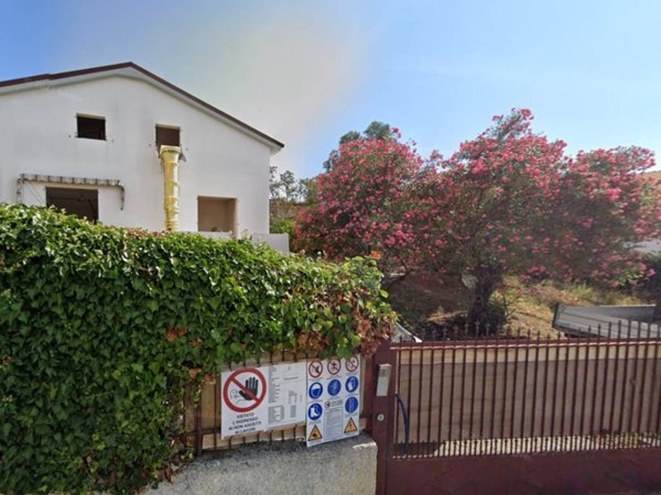 casa indipendente in vendita a Loano