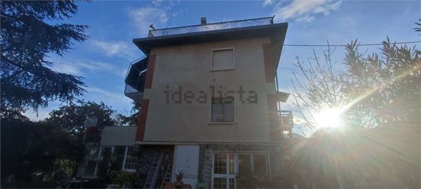 casa indipendente in vendita a Loano