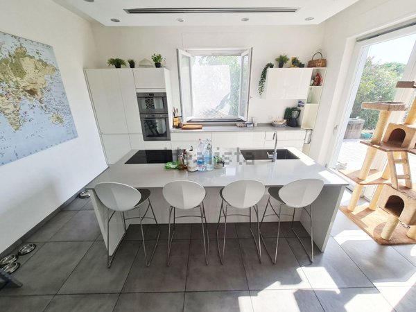 casa indipendente in vendita a Loano