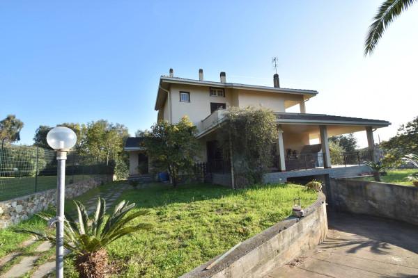 casa indipendente in vendita a Loano