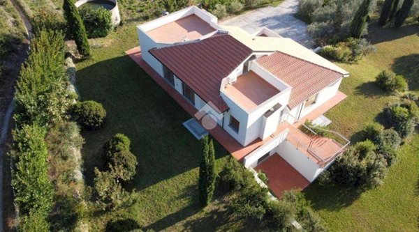 casa indipendente in vendita a Loano
