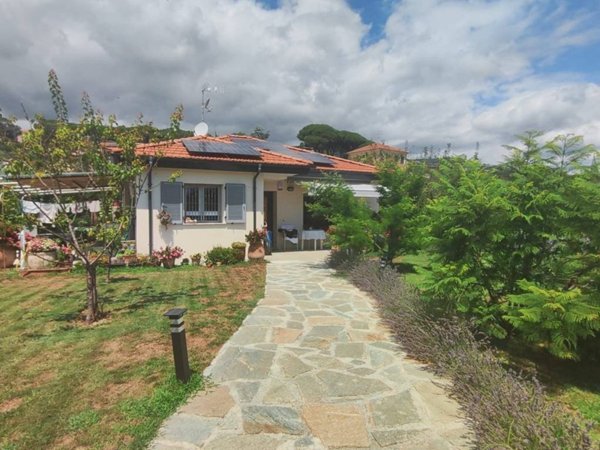 villa in vendita a Loano