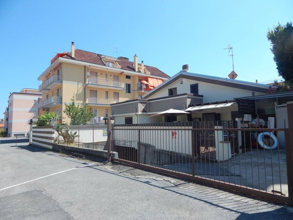 locale di sgombero in vendita a Loano