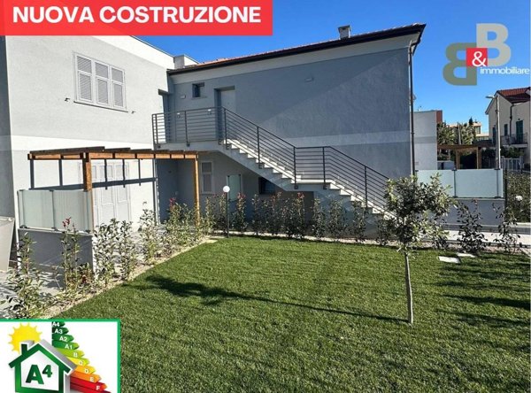 casa indipendente in vendita a Loano