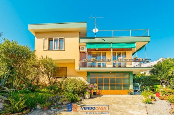 casa indipendente in vendita a Loano