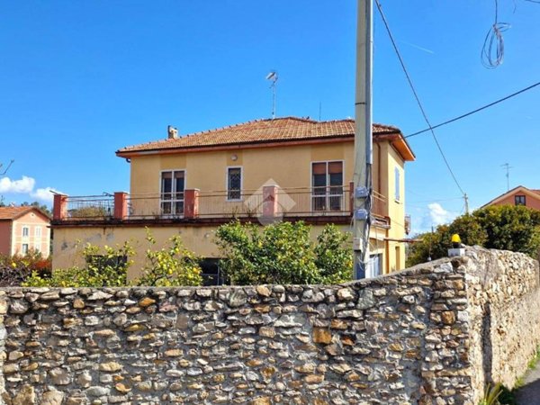 pentavano in vendita a Loano