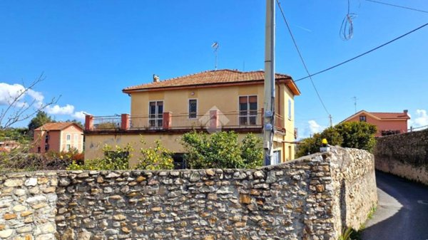 pentavano in vendita a Loano