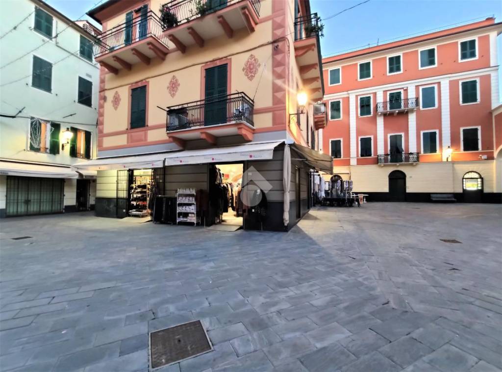 negozio in vendita a Loano