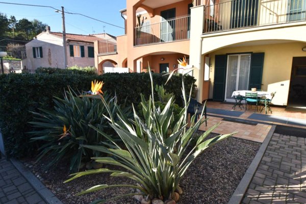 casa indipendente in vendita a Loano