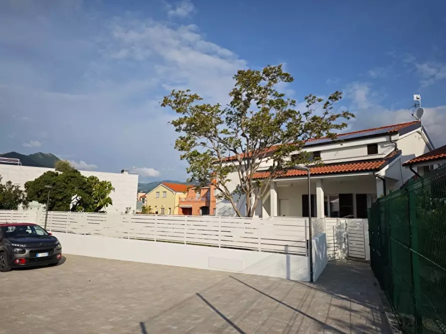 casa indipendente in vendita a Loano
