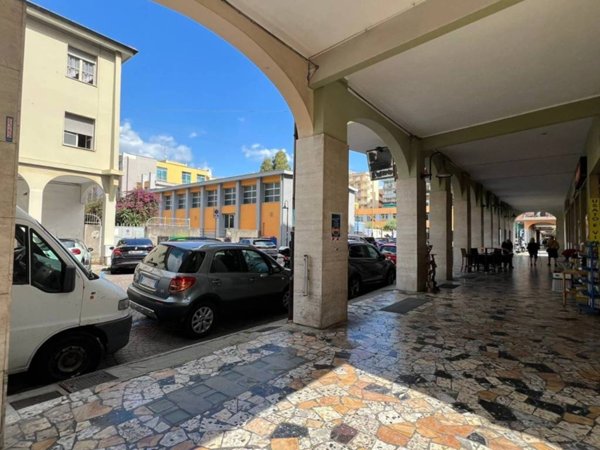 negozio in vendita a Loano