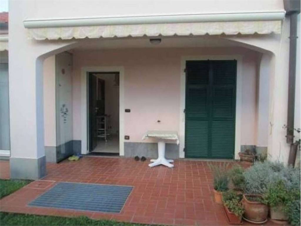 casa indipendente in vendita a Loano