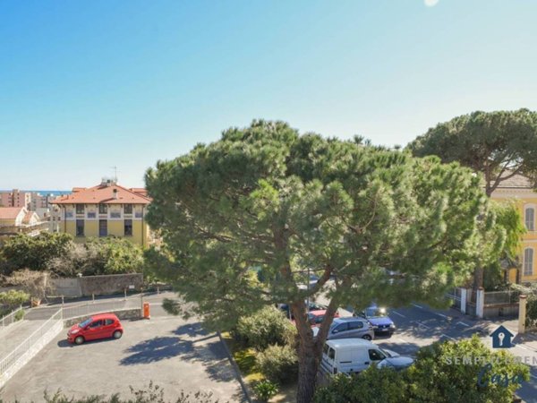 casa indipendente in vendita a Loano