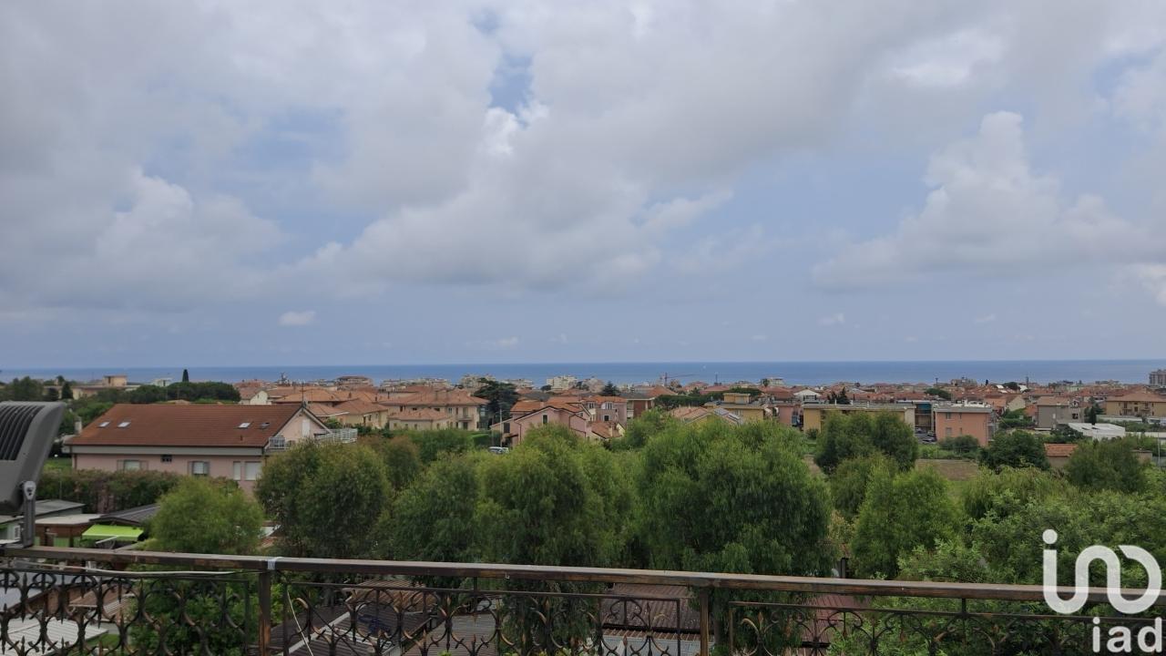casa indipendente in vendita a Loano