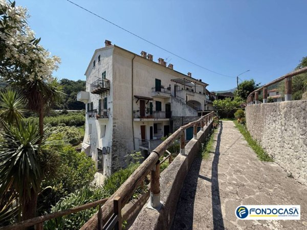 appartamento in vendita a Loano in zona Verzi